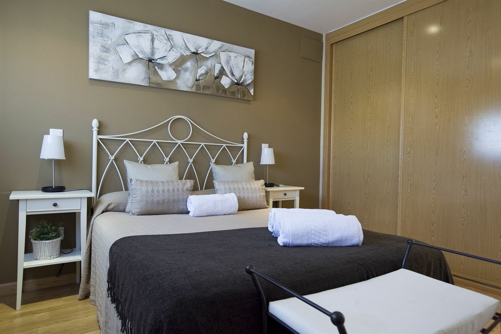 Apartamentos Apr Numancia 马德里 外观 照片